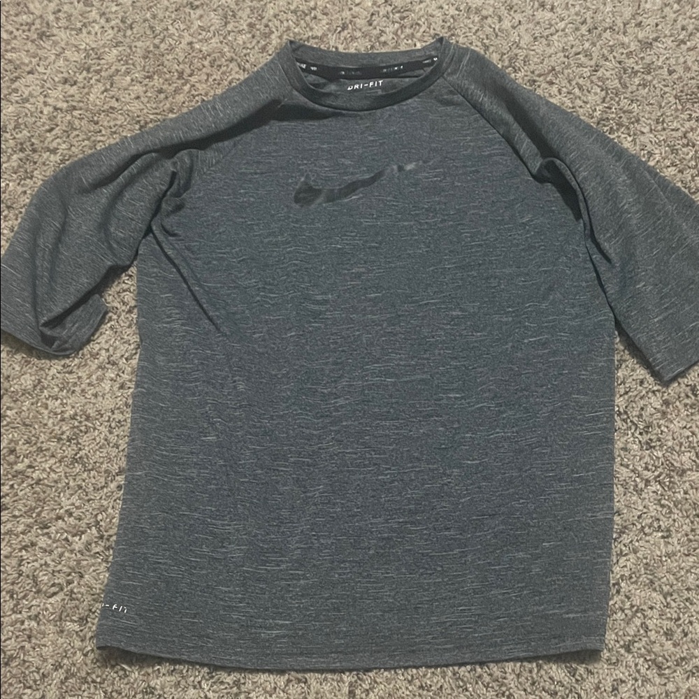 Nike Men's Charcoal Short Sleeve Tee